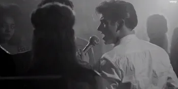 [Video] Arctic Monkeys Rilis Klip Berlabel Dewasa!