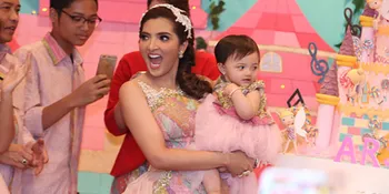 [VIDEO] Baby Arsy Salto, Ashanty Berteriak Histeris