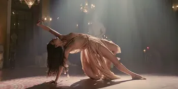 [Video] Bak Balerina, Katrina Kaif Meliuk Menggoda di 'Pashmina'