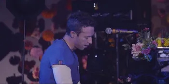 [VIDEO] 'Everglow', Senandung Emosional Coldplay