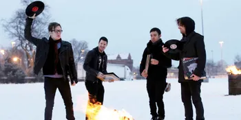 [Video] Fall Out Boy Diculik di Klip Baru!