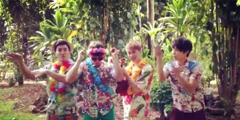 [VIDEO] Goyang Hula-Hula Hawaii ala Super Junior