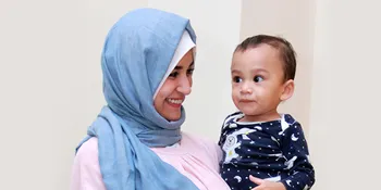 VIDEO: Ikut Maternity Shoot Shireen Sungkar, Baby Adam Jago Pose