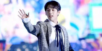 VIDEO: Jatuh Terjungkal, Minhyuk BTOB Stay Cool Depan Awak Media