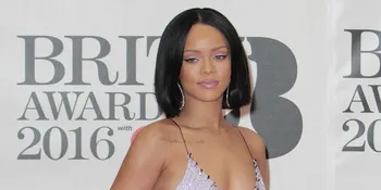 Video Karaoke 'Work' Rihanna Sambil Makan Cabe, Mau Coba?