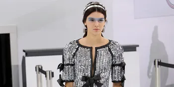 Video Kendall Jenner Saat Mandi Beredar Luas di Internet