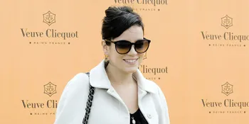 [Video] Lily Allen Sindir Miley Cyrus di Klip 'Hard Out Here'