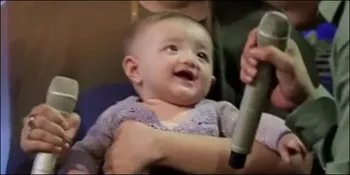 [Video] Nggak Nguatin! Baby Arsy Jalan Cantik 'Seksi' Berbikini