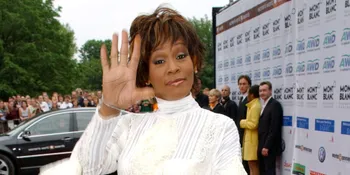Video Pernikahan Whitney Houston Ini Sukses Bikin Menangis