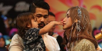 VIDEO: Pintar Banget! Baby El Putra Jedar Nurut Saat Diminta Pose