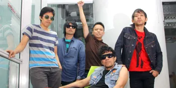 [Video] 'Sekelebat Menghilang', Sederhana Khas The Upstairs Dari Album 'KATALIKA'