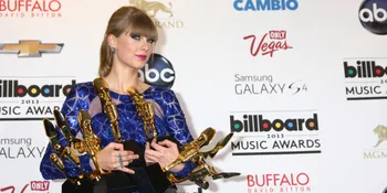 [Video] Taylor Swift Akhiri Tournya Dengan Sebuah Kejutan