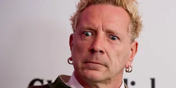 [Video] Vokalis Band Punk, Sex Pistols Memaki Presenter Wanita