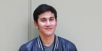 Vino G Bastian Kangen Ngobrol Bareng Anak - Istri di Kamar Gelap