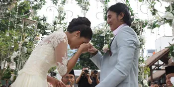 Vino G Bastian Lamar Marsha Timothy di Kuburan