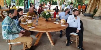 Viral &#38; Bikin Netizen Heboh, Ini 3 Penampakan Leonardo DiCaprio &#38; Tobey Maguire di Bali