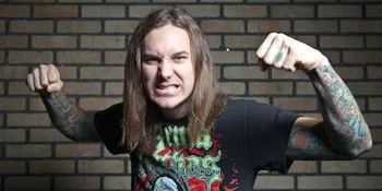 Vokalis As I Lay Dying Bantah Tuduhan Rencana Bunuh Istri