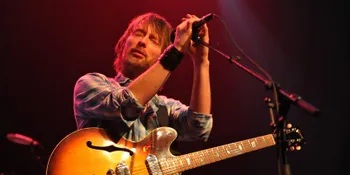 Vokalis Radiohead Ancam Perdana Menteri