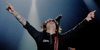 Vokalis Sakit, Green Day Batal Manggung Hingga Februari 2013