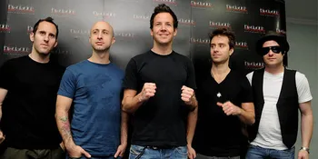 Vokalis Simple Plan Pilih Jengkol Daripada Sate