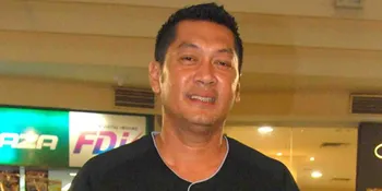 Wanita Donny Kesuma Seorang Pramugari?