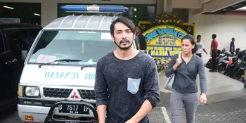 Wanita Kuat, Almarhum Ibu Abimana Aryasatya Biasa Hidup Sendiri