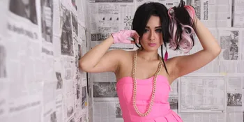 Warna Rambut Sering Pudar, Selvi Kitty Pilih Hair Extention