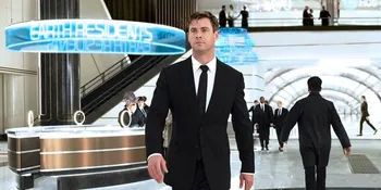 Wawancara Chris Hemsworth: Superhero Pun Tak Bisa Lakukan Aksi MIB Yang Satu Ini