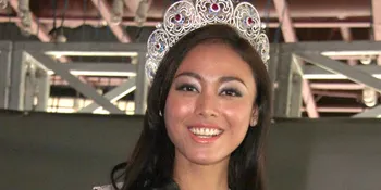 Whulandary Herman Jadi Rebutan Foto Bersama