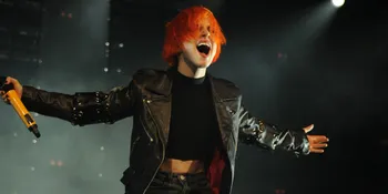 'Will You Love Me Tomorrow', Bukti Cinta Hayley - Chad di Stage