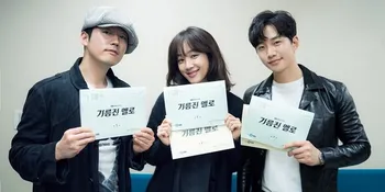 'Wok of Love', Kisah Cinta Segitiga Yang Libatkan Mie Hitam Jjajangmyun