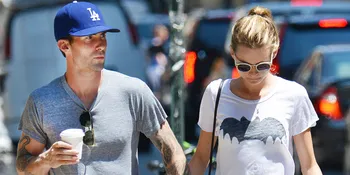 Workout Bareng, Behati Prinsloo - Adam Levine Mesra Bikin Iri