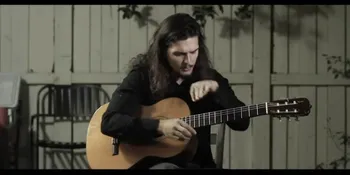 Wow, Pria Ini Cover 'Wake Me Up' Dengan Guitar Tapping!