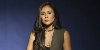 Wulan Guritno Tampil Ala Gypsy di Dengan Kain Etnik Nusantara