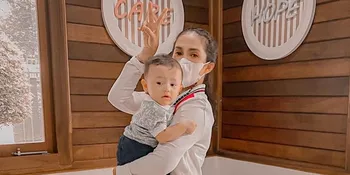 Yang Dirasakan Ussy Sulistiawaty Selama Positif Covid-19, Dunia Seketika Runtuh - Sedih Tak Bisa Menyusui Saka