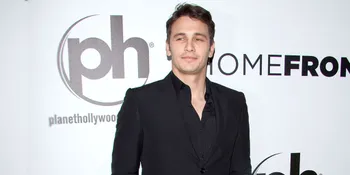 James Franco 'Tidur' Bersama Seorang Pria Tampan?
