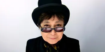 Yoko Ono Raih Penghargaan Kemanusiaan
