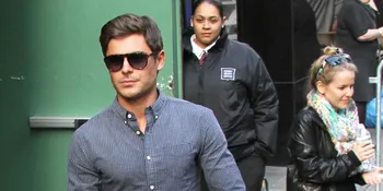 Zac Efron, Ganteng-Ganteng Ternyata Suka Warna Pink