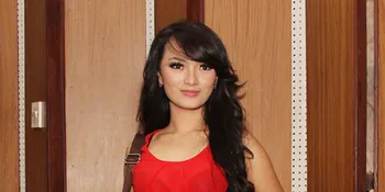 Zaskia Gotik Ingin Kamarnya Penuh Hello Kitty