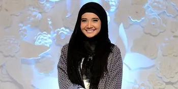 Zaskia Sungkar Terbangkan Kain Songket ke London