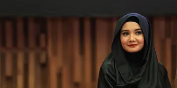 Zaskia Sungkar Unjuk Gigi Jadi Host Ajang Putri Muslimah