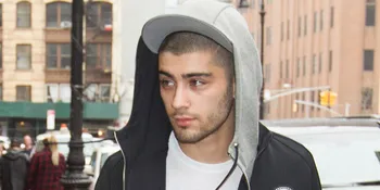Zayn Malik Bikin Tattoo Star Wars Yang Bisa Nyala Dalam Gelap