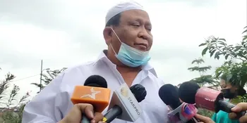 Ziarah ke Makam Untuk Peringati Ulang Tahun Ogla Syahputra, Sang Ayah : Biasanya Minta Dibuatin Lontong Sayur