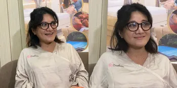 10 Potret Kiki Amalia Usai Melahirkan Anak Pertama di Usia 42 Tahun, Wajah Bahagia Jadi Sorotan - Sempat Diragukan Bisa Lahiran Normal