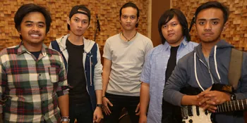 5 Cowok Ganteng 'Anak Monica Oemardi', Siap Kecup Manis Telingamu