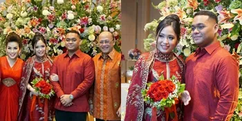 7 Momen Lamaran Audrey Putri Mairo Teguh, Sederhana Bertema Merah Merona