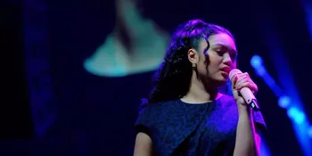 7 Potret Amora Lemos Tampil di Panggung secara Live, Warisi Aura Bintang Kris Dayanti