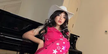 7 Potret Fuji dalam Balutan Lehenga Bernuansa Pink, Cantik dan Cute Abis