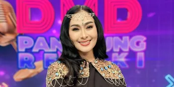 7 Potret Iis Dahlia Bareng Kedua Anaknya: Saling Menyayangi Ya