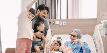 7 Potret Momen Istri Rigen Rakelna Lahiran Anak Keempat, Disambut Bahagia